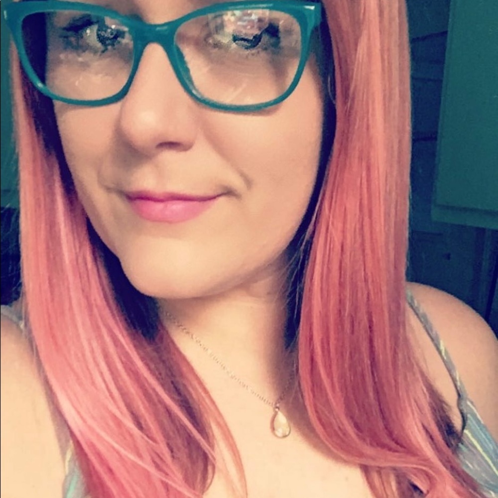 Meet your Posher, Casey